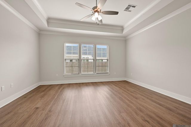 545 Silverbill Ln, Baton Rouge, LA 70810