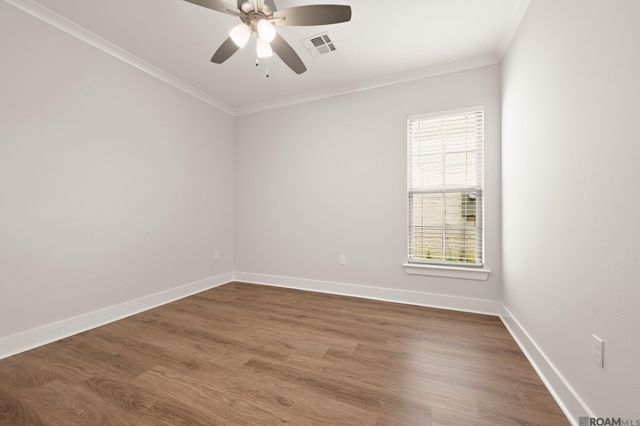 545 Silverbill Ln, Baton Rouge, LA 70810