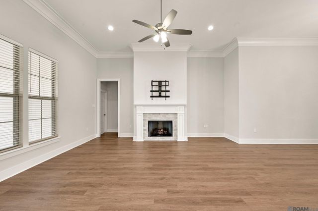 545 Silverbill Ln, Baton Rouge, LA 70810