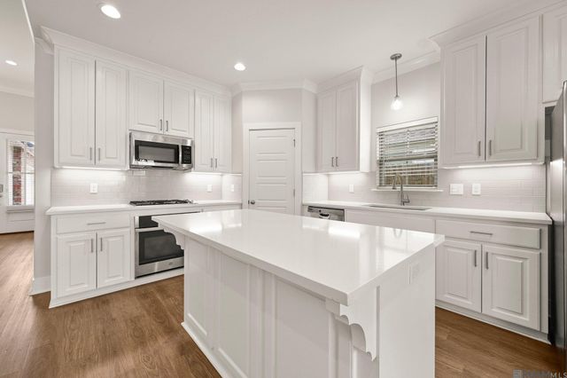 545 Silverbill Ln, Baton Rouge, LA 70810