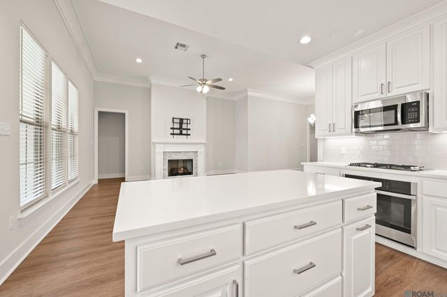 545 Silverbill Ln, Baton Rouge, LA 70810