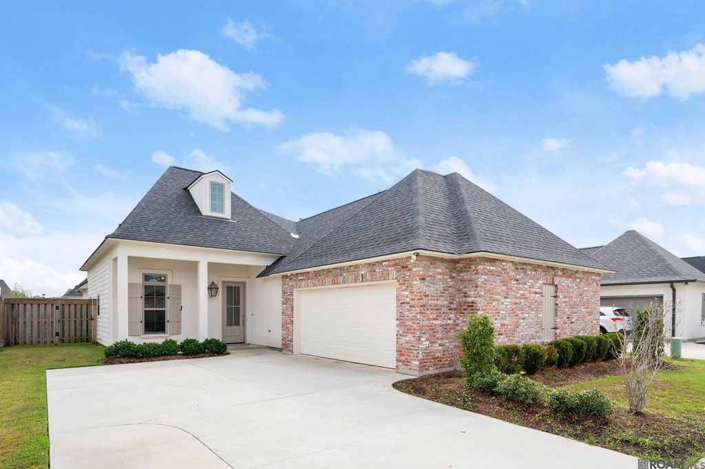 545 Silverbill Ln, Baton Rouge, LA 70810