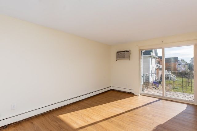 426 Pleasant St 12, Malden, MA 02148