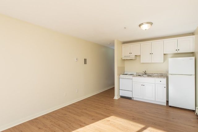 426 Pleasant St 12, Malden, MA 02148