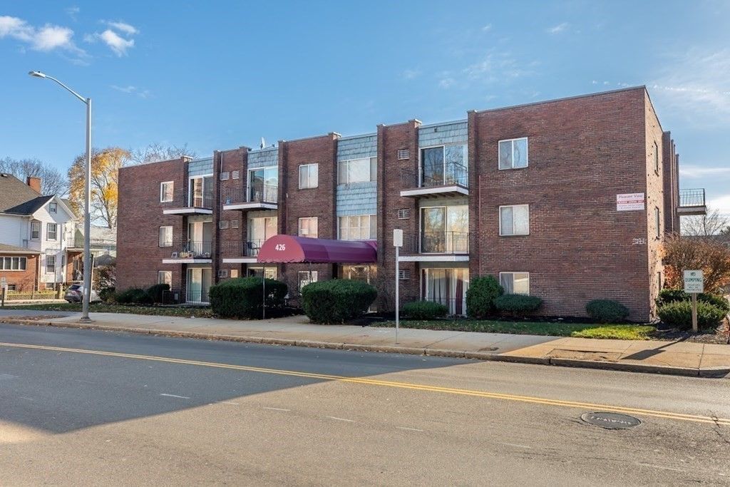 426 Pleasant St 12, Malden, MA 02148