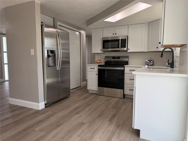 7220 FOX HOLLOW DRIVE, Port Richey, FL 34668
