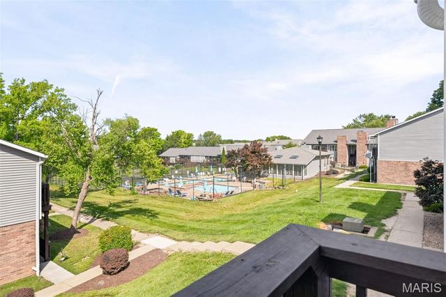 1008 King Drive 2D, St Charles, MO 63303