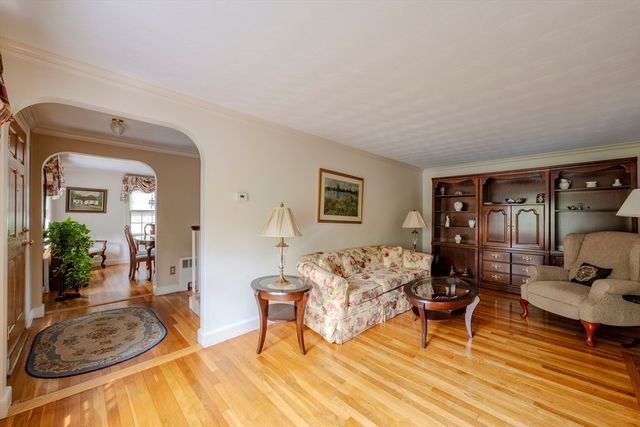 8 Carlson Circle, Boston, MA 02132
