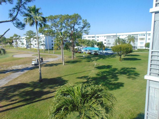 6698 10th Avenue N 301, Lake Worth, FL 33467