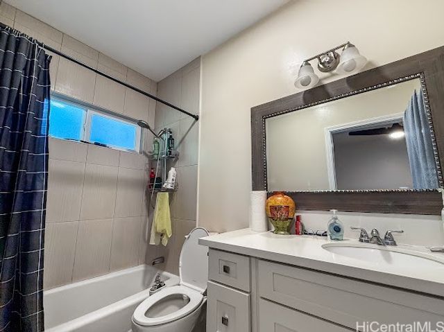 2001 California Avenue A, Wahiawa, HI 96786