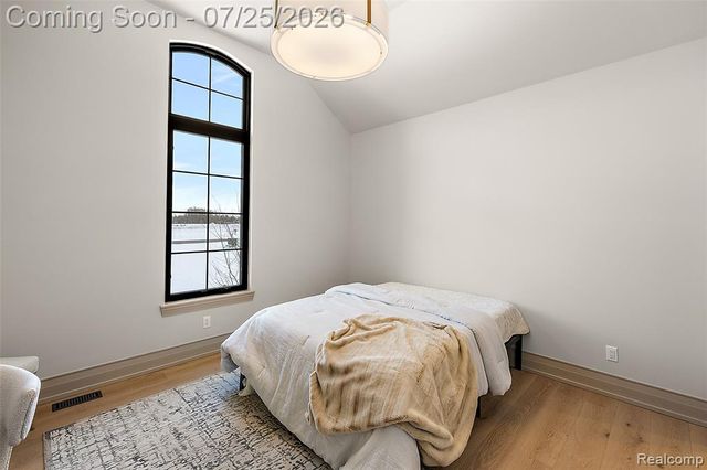 1597 Vista Drive, Oakland, MI 48363