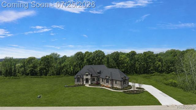 1597 Vista Drive, Oakland, MI 48363
