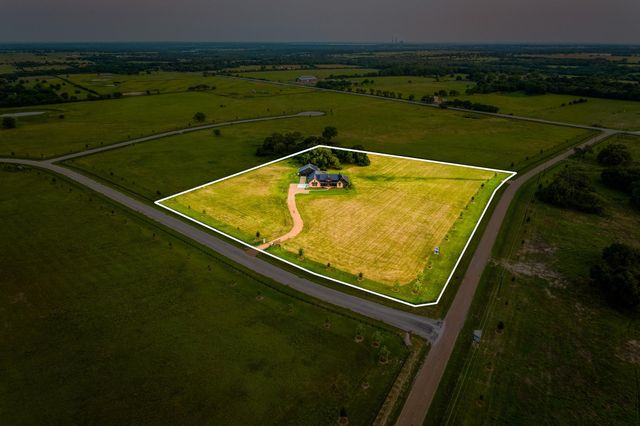 104 Hartfield Hill Ln, Round Top, TX 78954