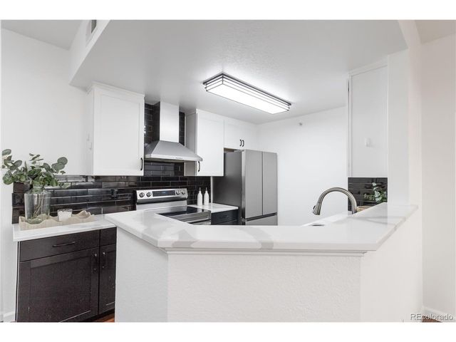 7440 S Blackhawk St 11-204, Englewood, CO 80112