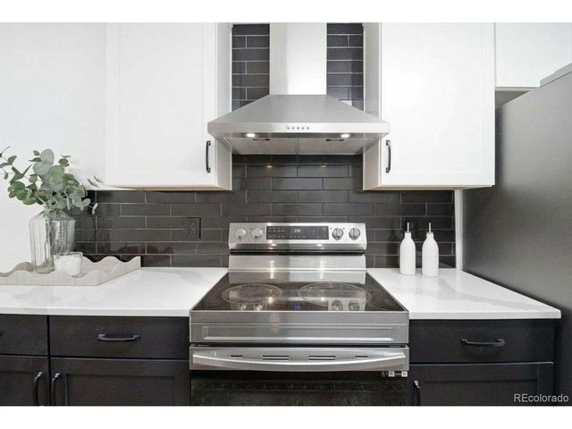 7440 S Blackhawk St 11-204, Englewood, CO 80112