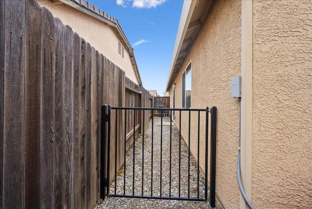 1498 Bushy Tail St, Roseville, CA 95747