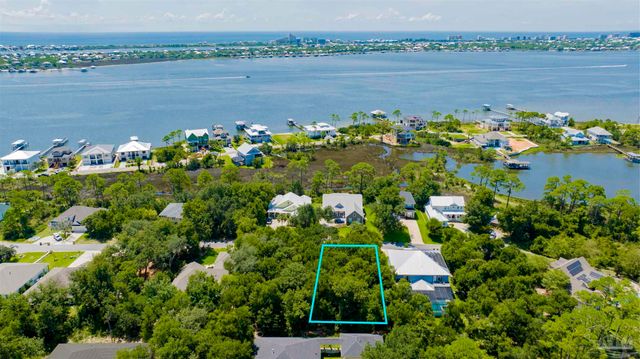 16278 Narwhal Dr, Pensacola, FL 32507