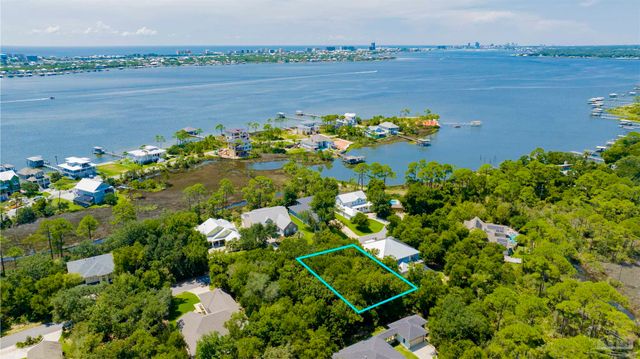 16278 Narwhal Dr, Pensacola, FL 32507