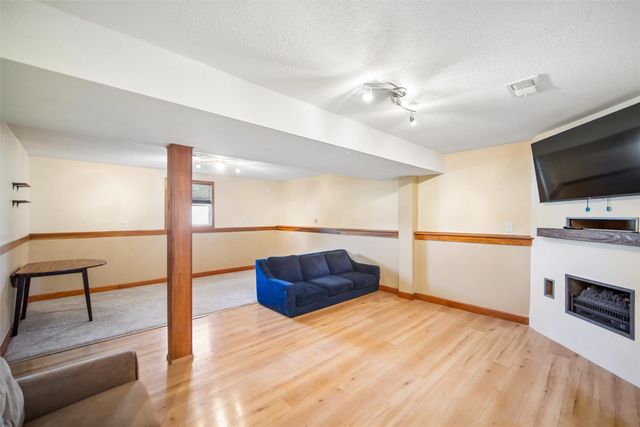3821 SE 15th Court, Des Moines, IA 50320