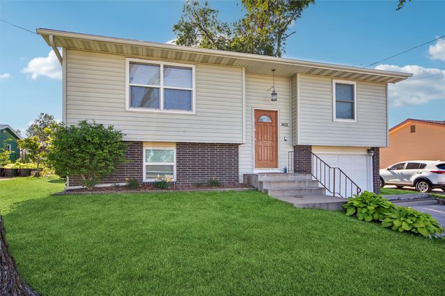 3821 SE 15th Court, Des Moines, IA 50320