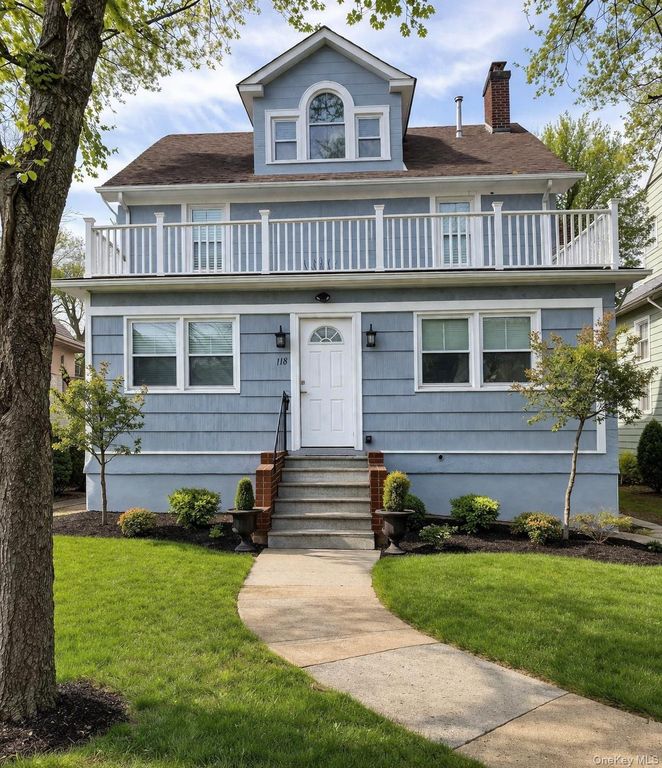 118 Forest Avenue, Glen Cove, NY 11542