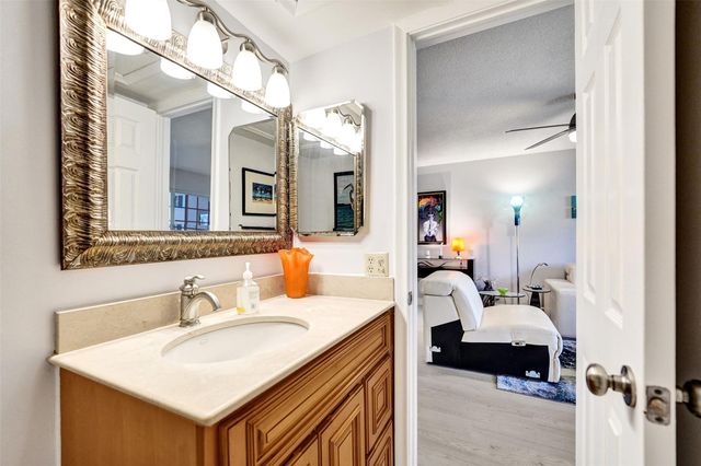 1930 NE 2nd Ave 102L, Wilton Manors, FL 33305