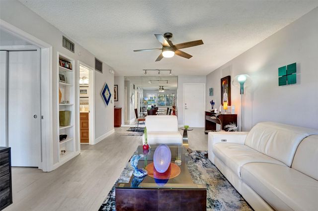 1930 NE 2nd Ave 102L, Wilton Manors, FL 33305