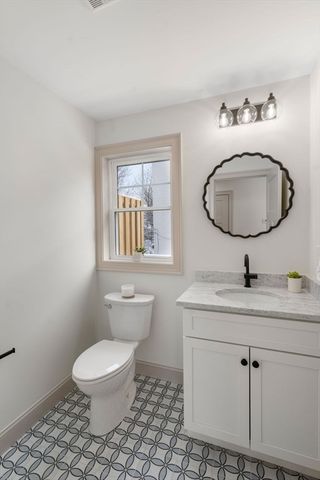 2 Lodi St B, Worcester, MA 01608