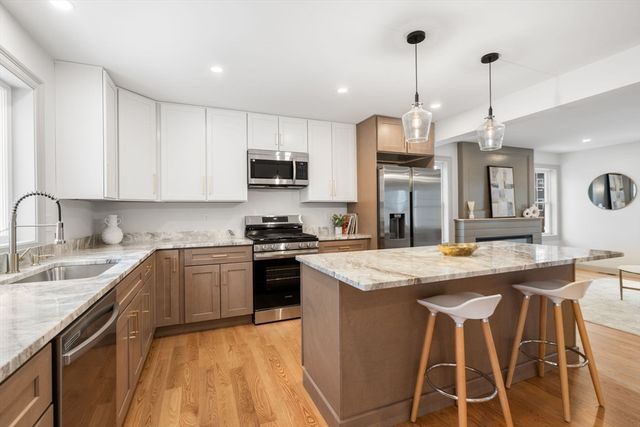 2 Lodi St B, Worcester, MA 01608