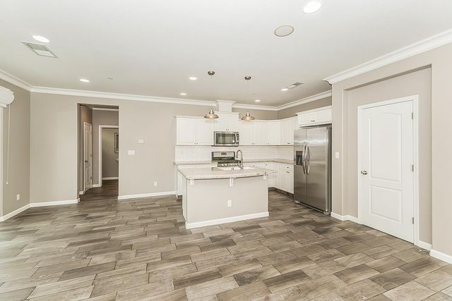 2047 E Makenna Drive, Fresno, CA 93730