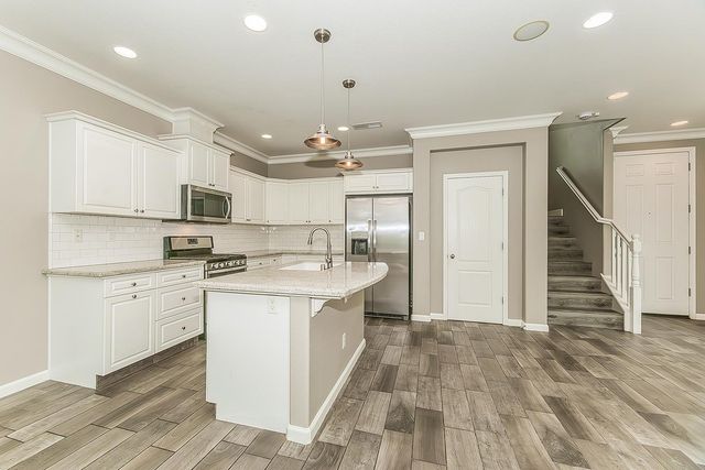 2047 E Makenna Drive, Fresno, CA 93730