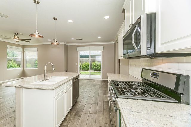 2047 E Makenna Drive, Fresno, CA 93730