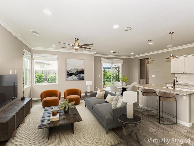 2047 E Makenna Drive, Fresno, CA 93730