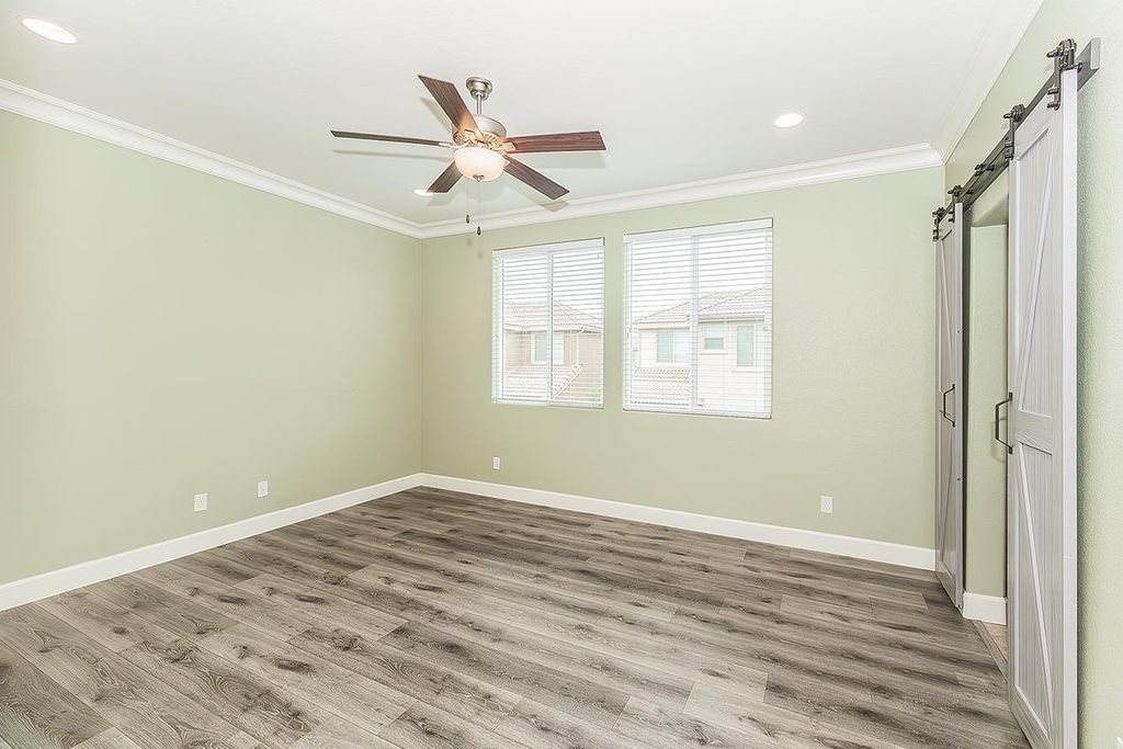 Image 18 of property listing at 2047 E Makenna Drive, Fresno, CA 93730