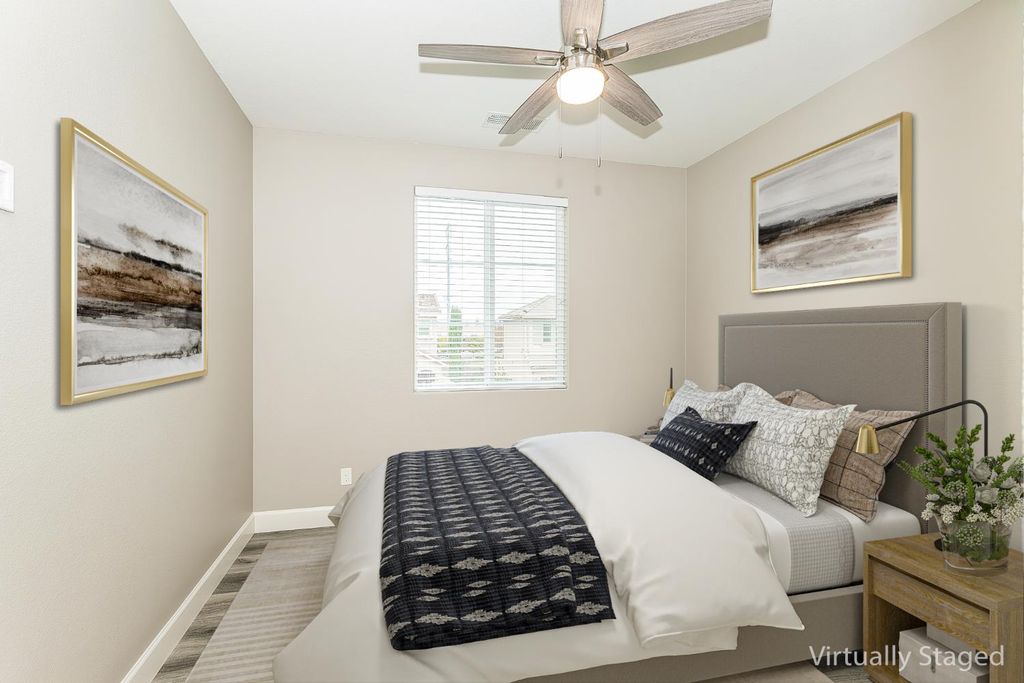 Image 23 of property listing at 2047 E Makenna Drive, Fresno, CA 93730