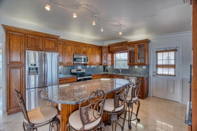 131 Harbor Drive, Plantation Key, FL 33070