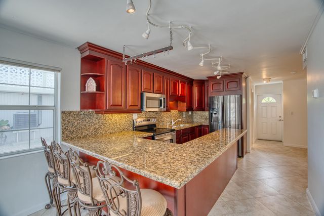 131 Harbor Drive, Plantation Key, FL 33070