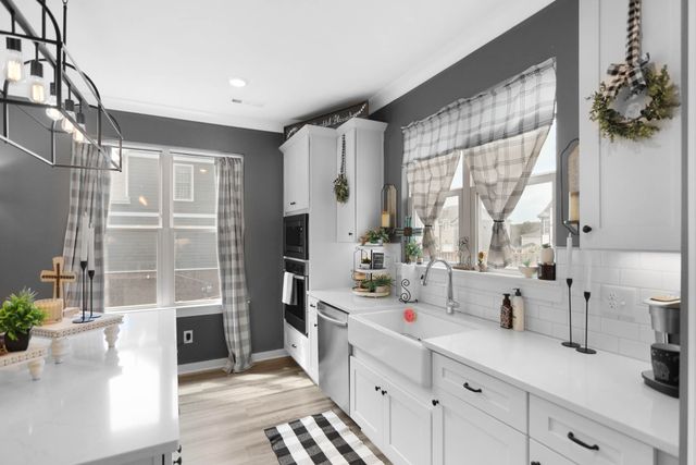 2136 Neill Ln, Cross Plains, TN 37049