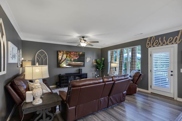 2136 Neill Ln, Cross Plains, TN 37049