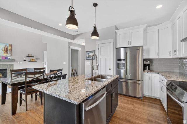 7872 S FARM HOUSE LN, Midvale, UT 84047