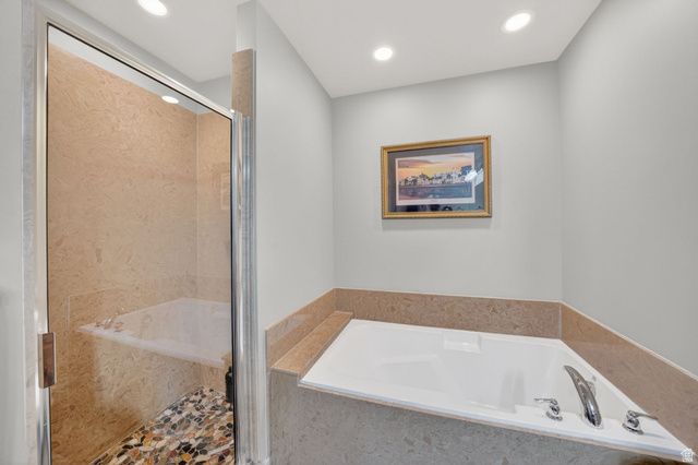 7872 S FARM HOUSE LN, Midvale, UT 84047