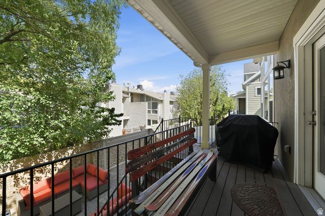 7872 S FARM HOUSE LN, Midvale, UT 84047