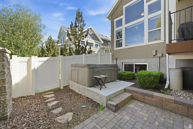 7872 S FARM HOUSE LN, Midvale, UT 84047
