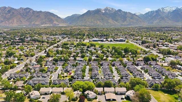 7872 S FARM HOUSE LN, Midvale, UT 84047