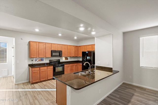 4155 W ACORN VALLEY Trail, New River, AZ 85087