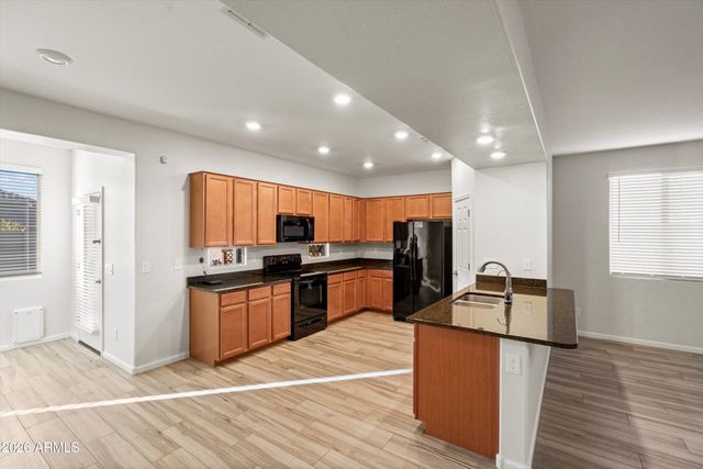 4155 W ACORN VALLEY Trail, New River, AZ 85087