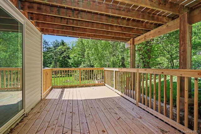 19 Englewood Terrace, Mahopac, NY 10541