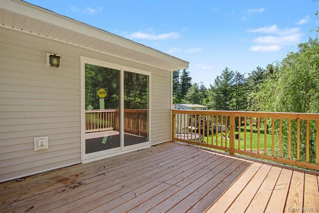 19 Englewood Terrace, Mahopac, NY 10541