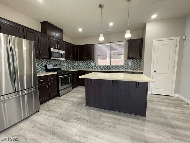 6636 Sand Swallow Street, North Las Vegas, NV 89084