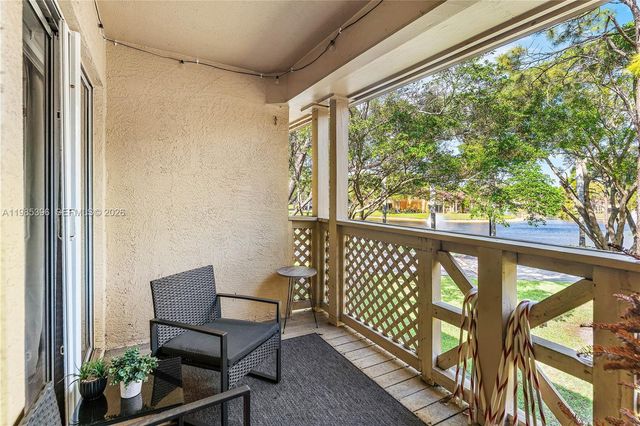 4759 Via Palm Lks 312, West Palm Beach, FL 33417